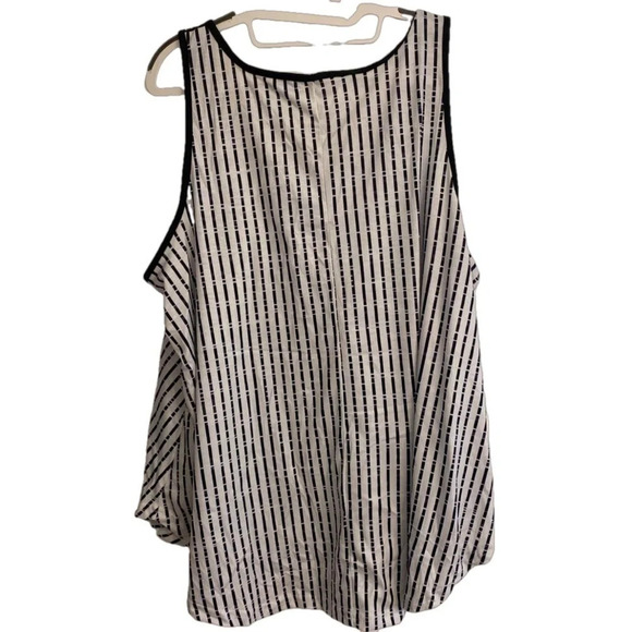 SHEIN curve high-low tank top - Picture 2 of 5